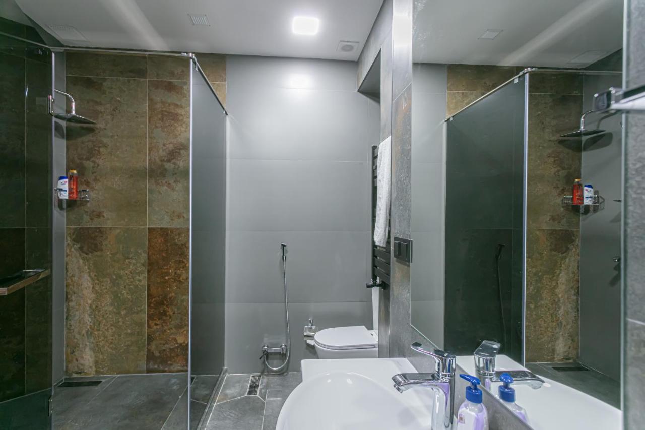 Luxe In Center Apartment